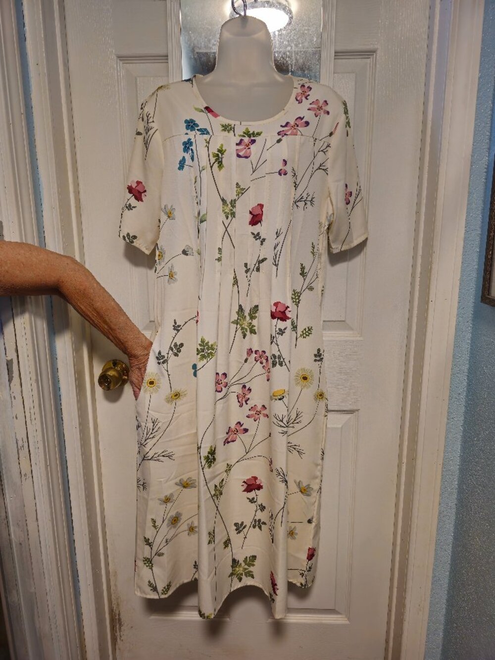 Floral dress with pockets